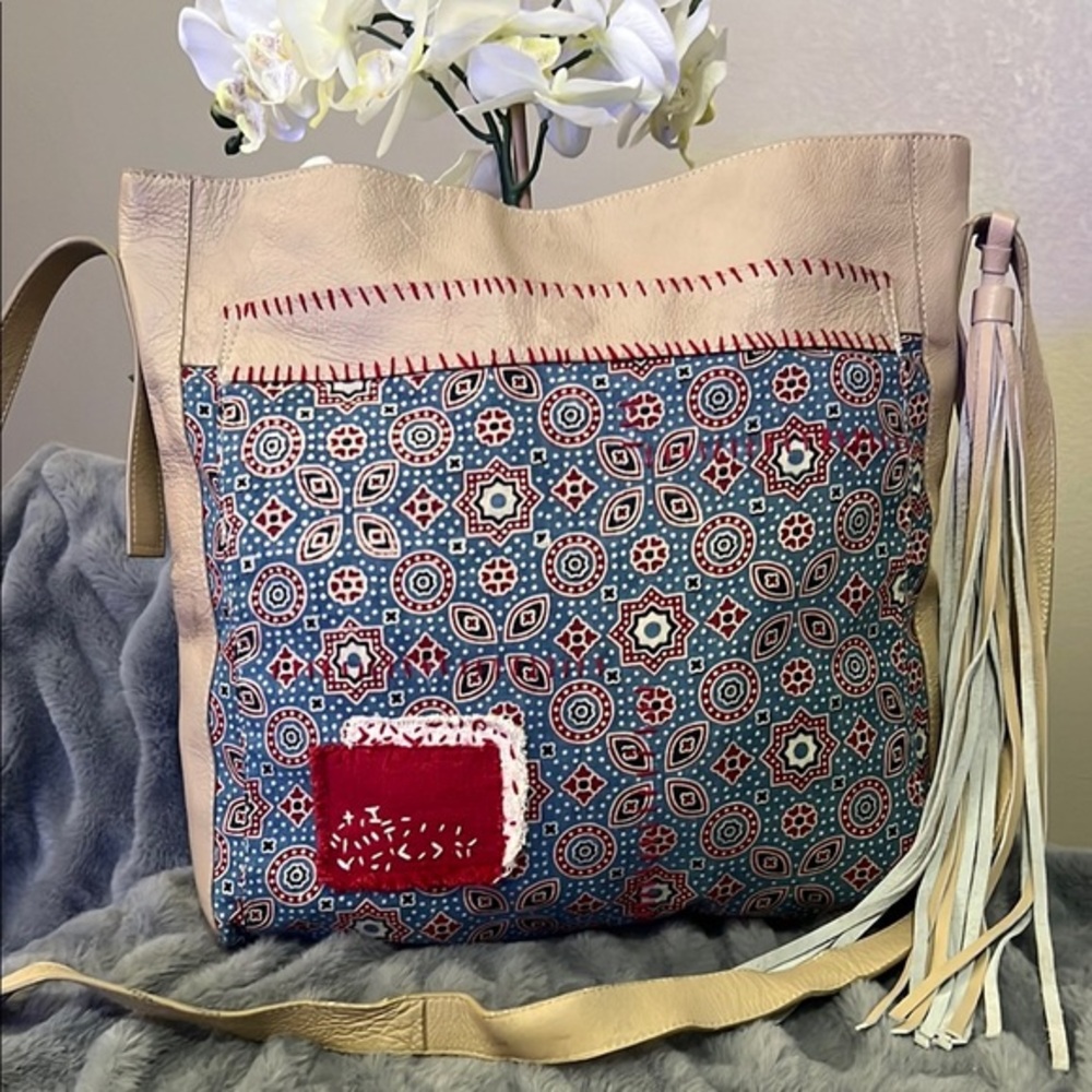 Boho Vegan leather Women's Bag / crossbody EUC